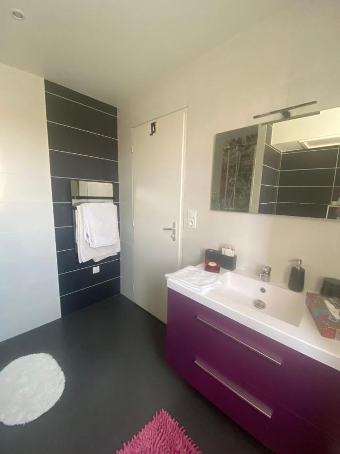 Chambre Avec Salle De Bain Privee Dans Maison Bourges Exteriör bild