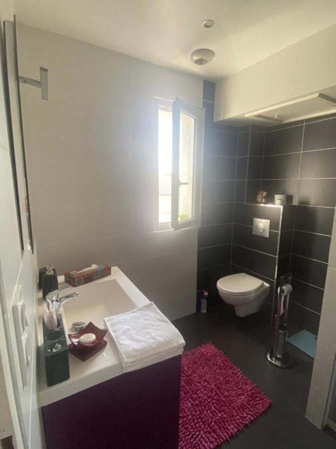 Chambre Avec Salle De Bain Privee Dans Maison Bourges Exteriör bild