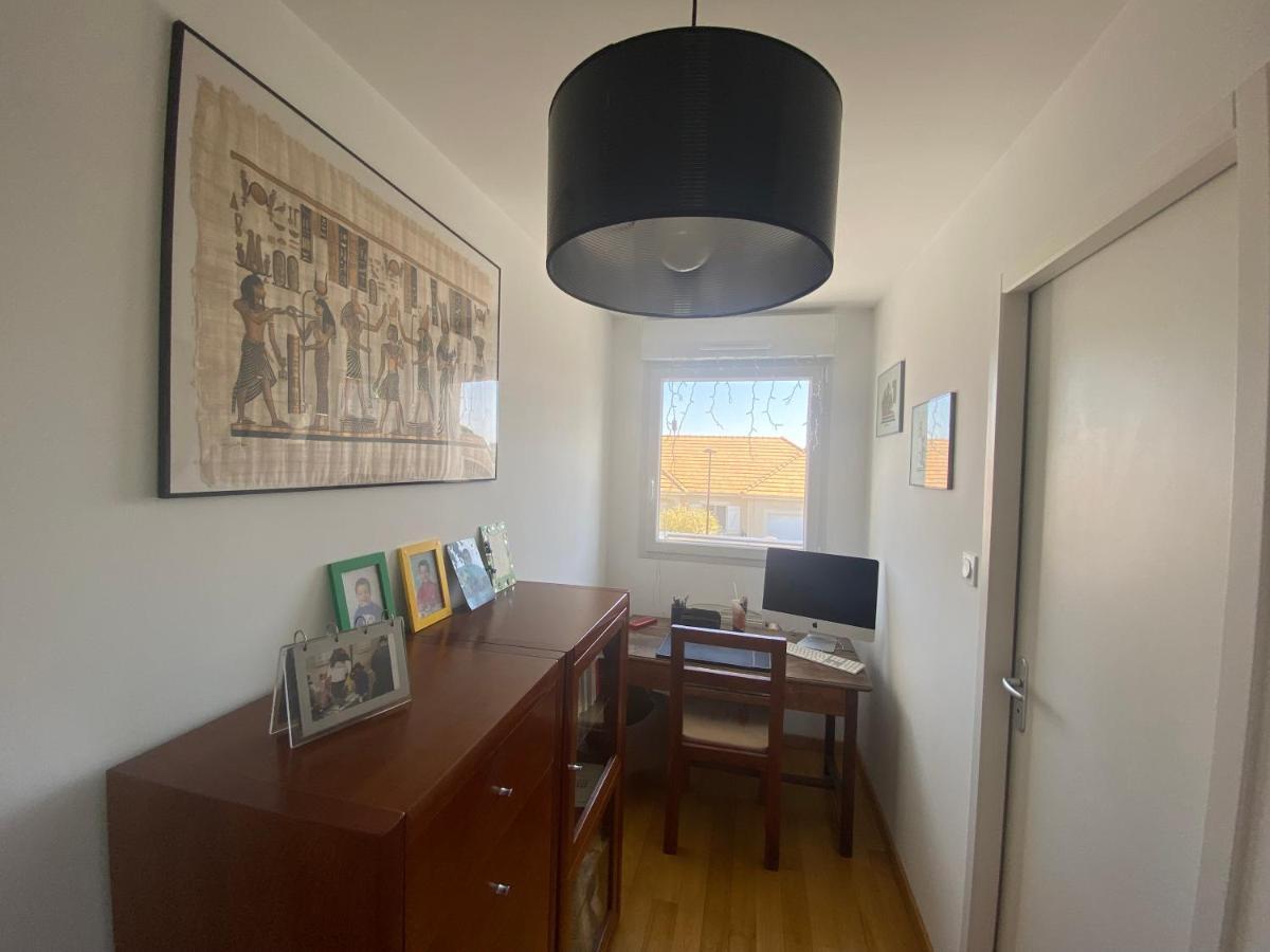 Chambre Avec Salle De Bain Privee Dans Maison Bourges Exteriör bild